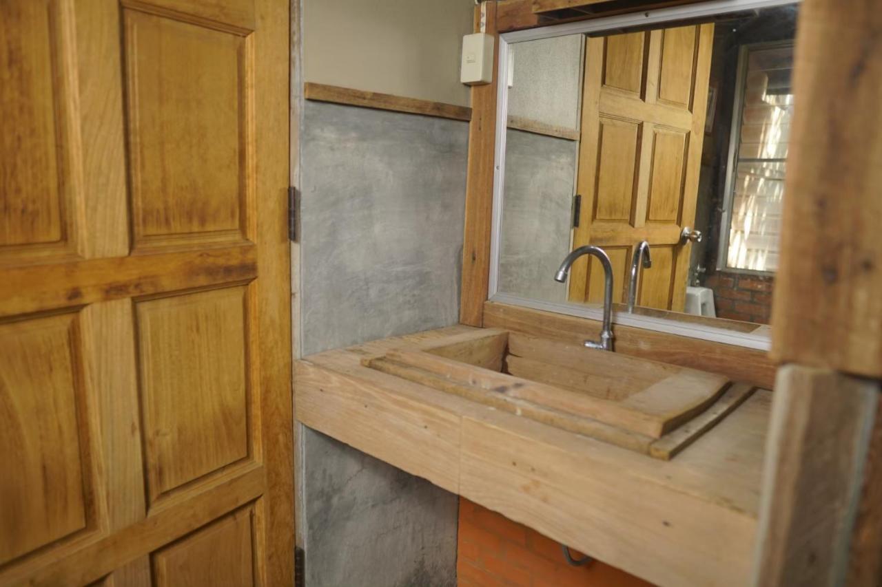 Tongluang Inthanon Homestay โต้งหลวงอินทนนท์โฮมสเตย์ Chom Thong Esterno foto