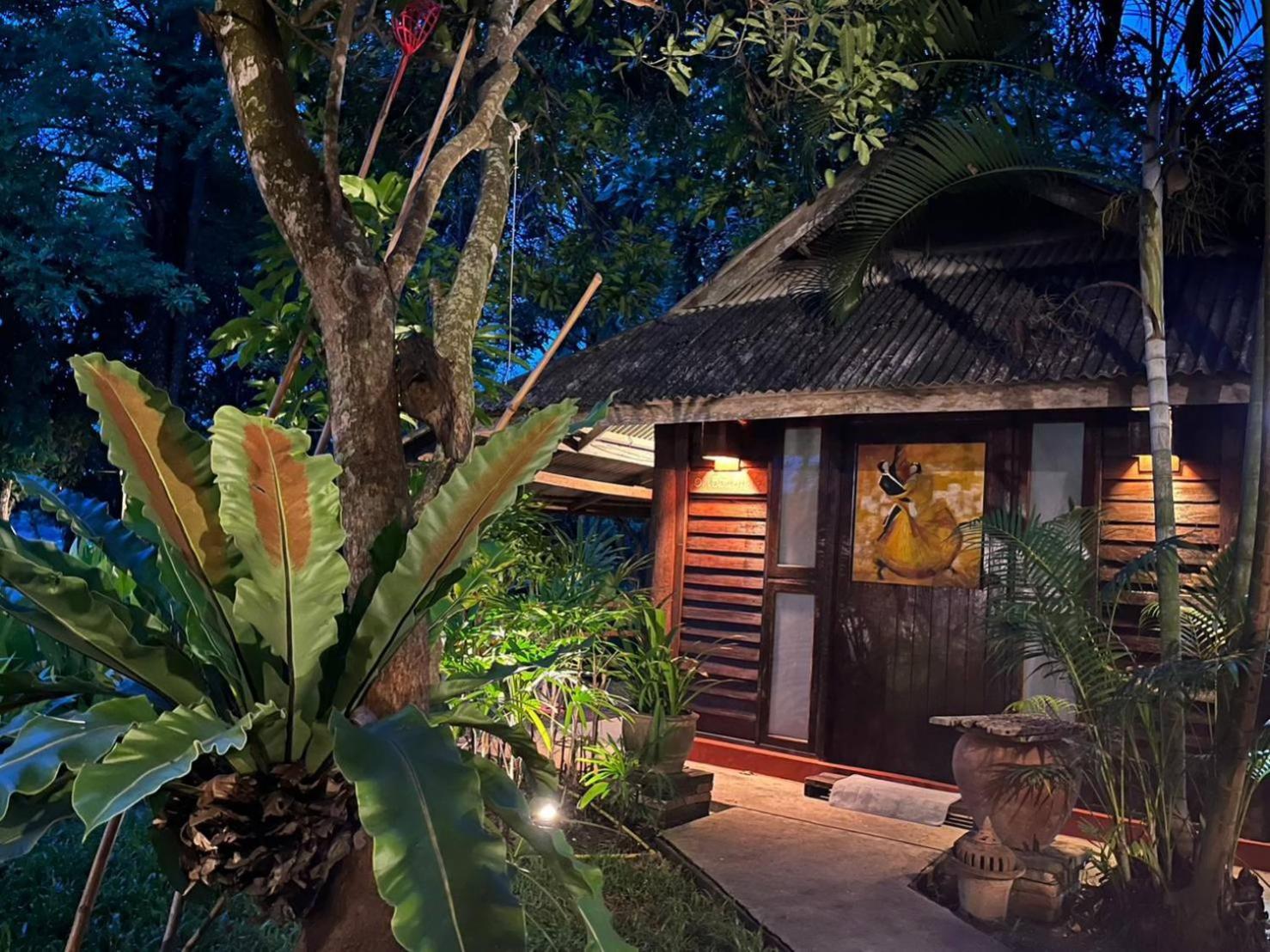 Tongluang Inthanon Homestay โต้งหลวงอินทนนท์โฮมสเตย์ Chom Thong Esterno foto